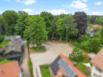 Drohne aus Osten - Großes EFH auf außergewöhnlichem Grundstück in 1a Lage von Gauting: ca.770 m² Grund, ca.190 m² Wfl.