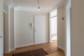 Bogenhausen-Denning: Luxus-Etagenwohnung mit 4 Zimmern, ca. 114 m², Erstbezug nach Komplettsanierung - Eingangsflur