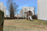 Spielplatz - *Erbbaurecht* Große, helle 3-Zi-Wohnung in Germering, 108m², 2 Bäder, Parkett, Garage + Stellplatz