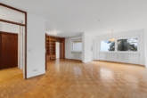 Wohnzimmer - *Erbbaurecht* Große, helle 3-Zi-Wohnung in Germering, 108m², 2 Bäder, Parkett, Garage + Stellplatz