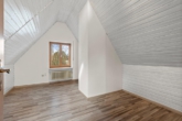 Schlafzimmer 2 im DG - Planegg vom Feinsten: Großes Einfamilienhaus mit ca. 180 m² auf ca. 880 m² großem Grundstück, 1992
