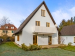 Rückseite m. Terrasse - Planegg vom Feinsten: Großes Einfamilienhaus mit ca. 180 m² auf ca. 880 m² großem Grundstück, 1992