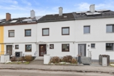 Frontansicht - Raumwunder in Maisach: Reihenmittelhaus, ca. 213 m² Grund, ca. 137 m² Wohnfläche, 5 Zi., sehr hell