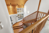 Blick von der Galerie - Ein Haus mit Persönlichkeit. Ein Grundstück mit Seltenheitswert. ca. 809m² Privatsphäre in Krailling