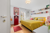 Schlafzimmer - Obermenzing vom Feinsten: Dreizimmer-EG-Wohnung ca. 92 m² Wfl., 2 Bäder, Parkett, TG-Stellpl. inkl.